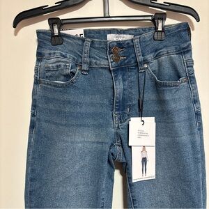 Rise skinny Blue Jeans NWT Y2K size 5/27 slim fit